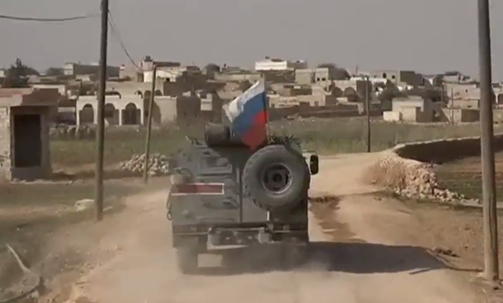 Первое патрулирование Манбиджа военной полицией России попало на видео