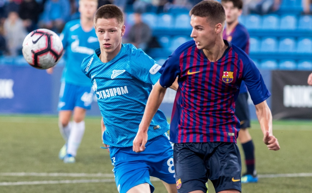 Данила Прохин (первый слева) летом ездил на сборы вместе с командой 