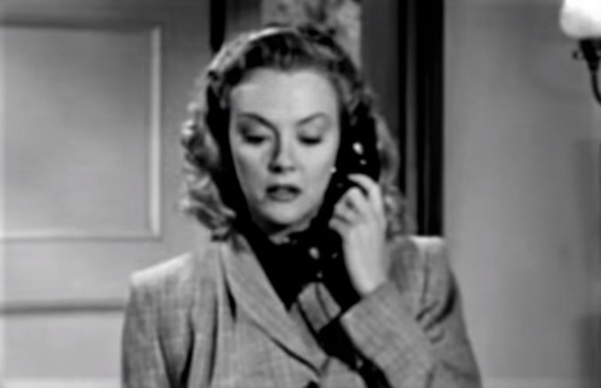 Джули Гибсон в фильме «Ледяная блондинка»