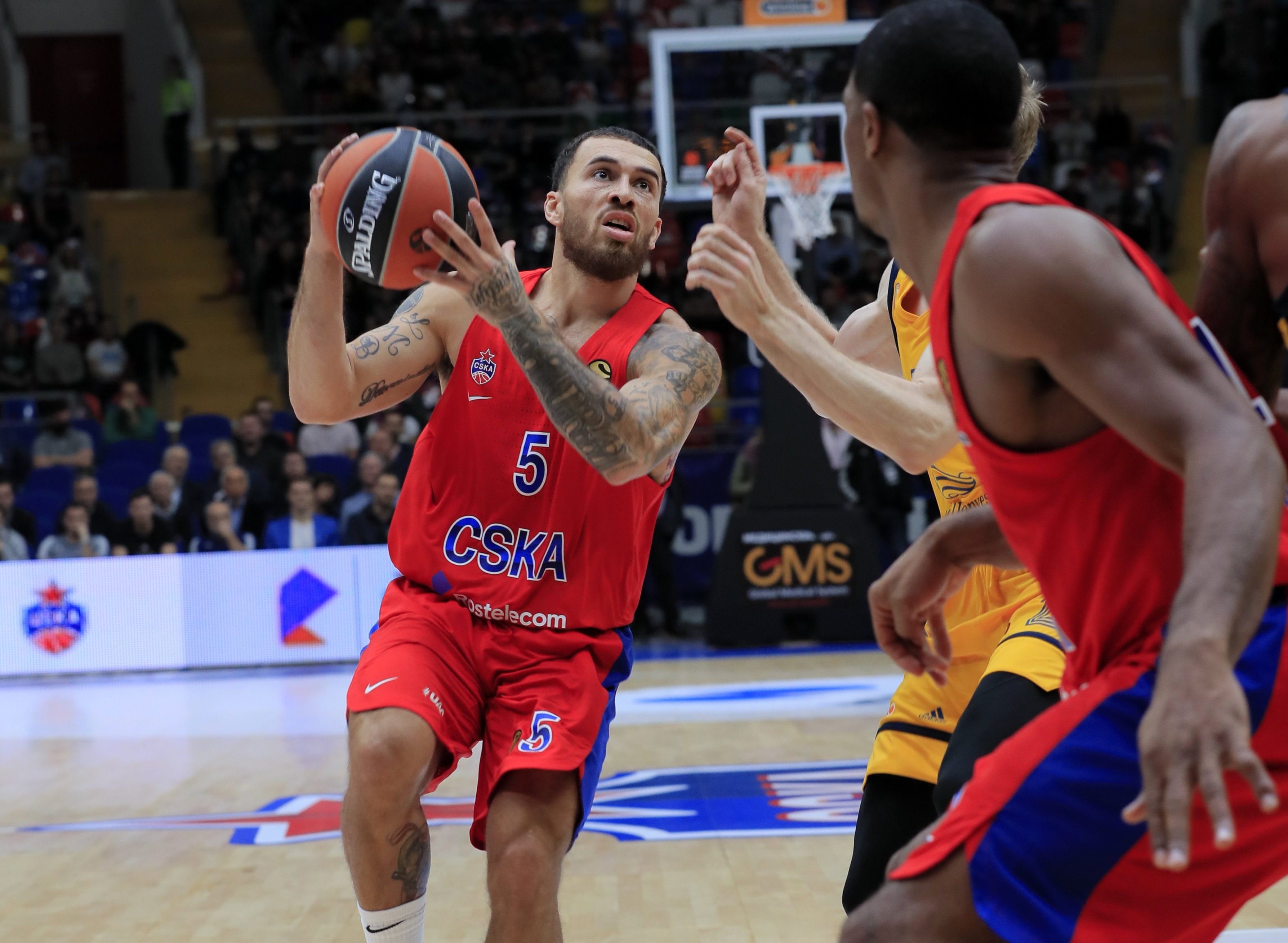 Защитник ЦСКА Майк Джеймс в первой четверти матча с «Химками» настрелял аж 18 очков