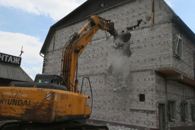 Нелегальную постройку демонтировали на юго-востоке столицы