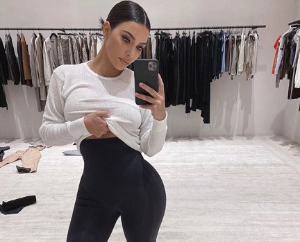 Ким Кардашьян рассказала, как скрывает целлюлит на бедрах