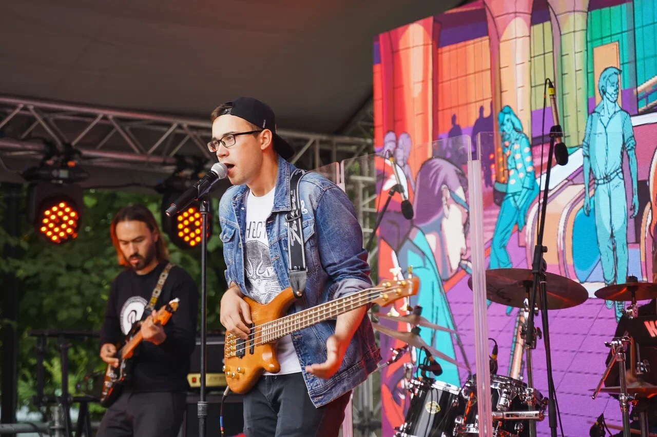 Группа AIVORY часто выступает на различных городских площадках и мероприятиях