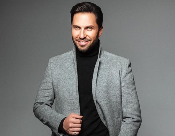 Александр Ревва выступает под псевдонимом Артур Пирожков