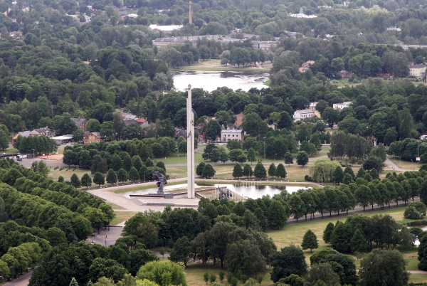 Мемориальный комплекс «Памятник воинам Советской Армии — освободителям Советской Латвии и Риги от немецко-фашистских захватчиков»