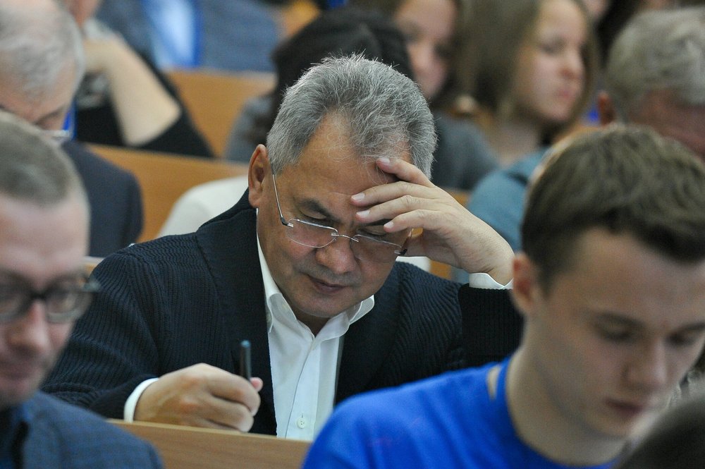 Министр обороны РФ Сергей Шойгу написал диктант в Шуваловском корпусе МГУ им. М. В. Ломоносова