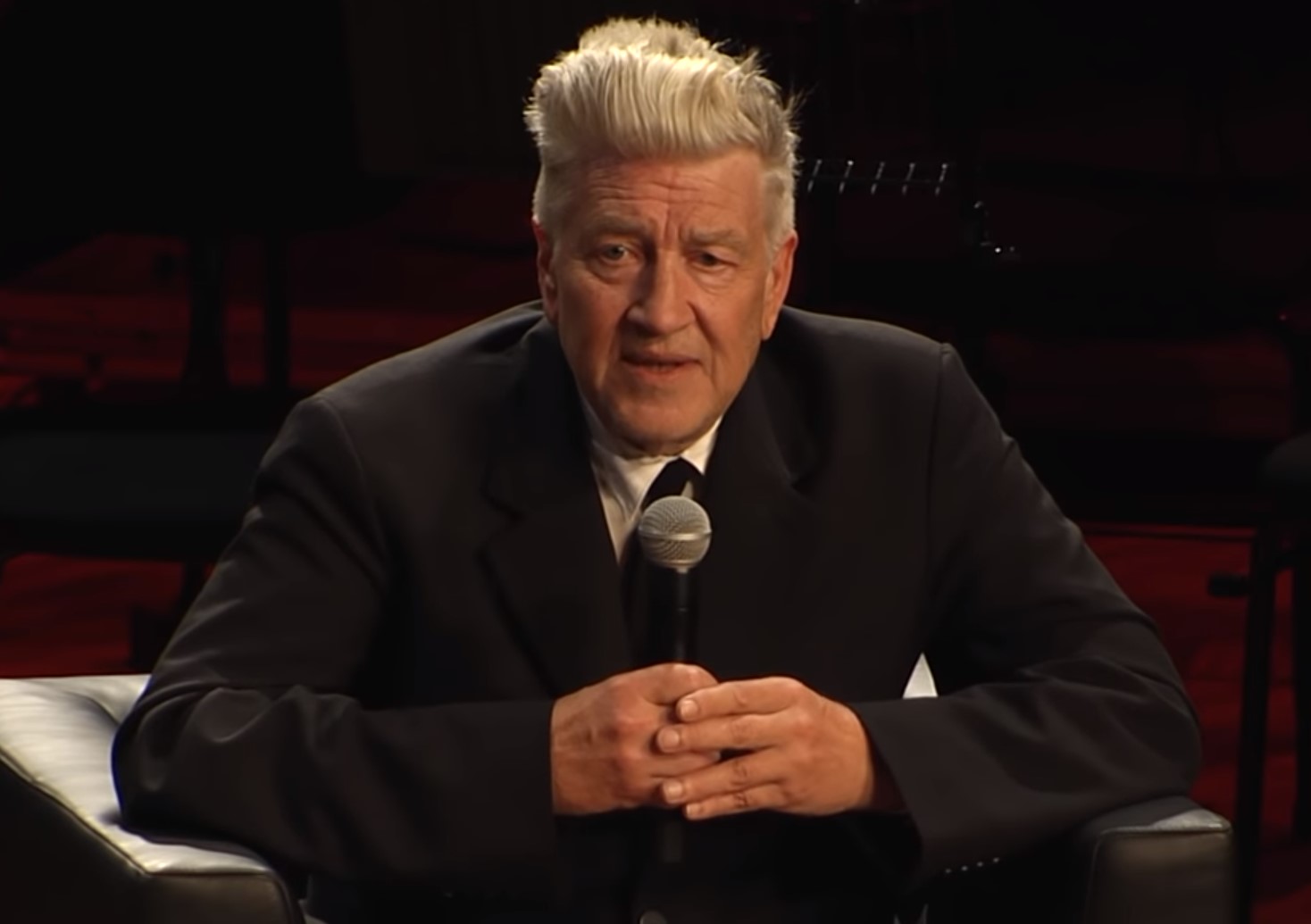 Режиссер принял награду без особых комментариев