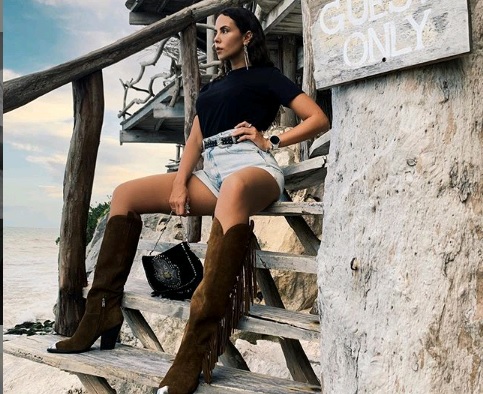 Настя Каменских поделилась с подписчиками фото из Мексики