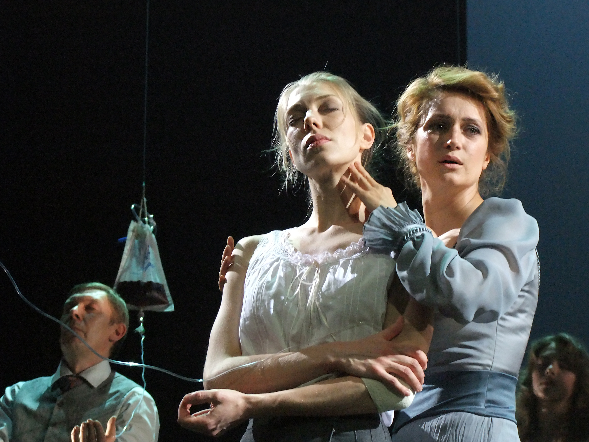 Владимир Мирзоев: Виктория Исакова выбора мне не оставила — только Чехов!