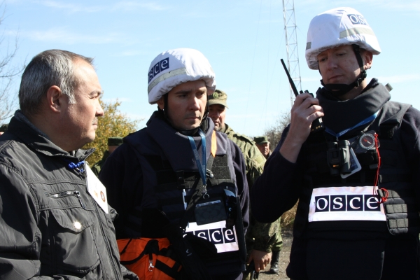 Наблюдатели ОБСЕ контролируют процесс