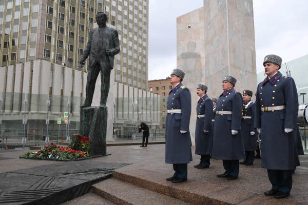 С января 1996 года по сентябрь 1998-го Евгений Примаков занимал должность министра иностранных дел России