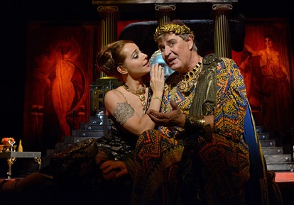 Сцена из спектакля «Римская комедия (Дион)»