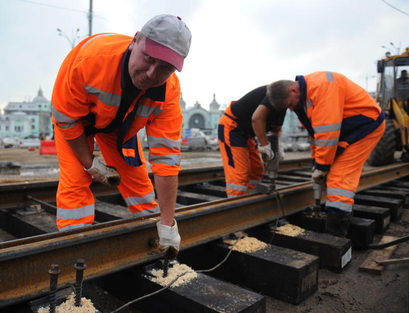 Более 18 тысяч трамвайных шпал из переработанного пластика уложат в Москве