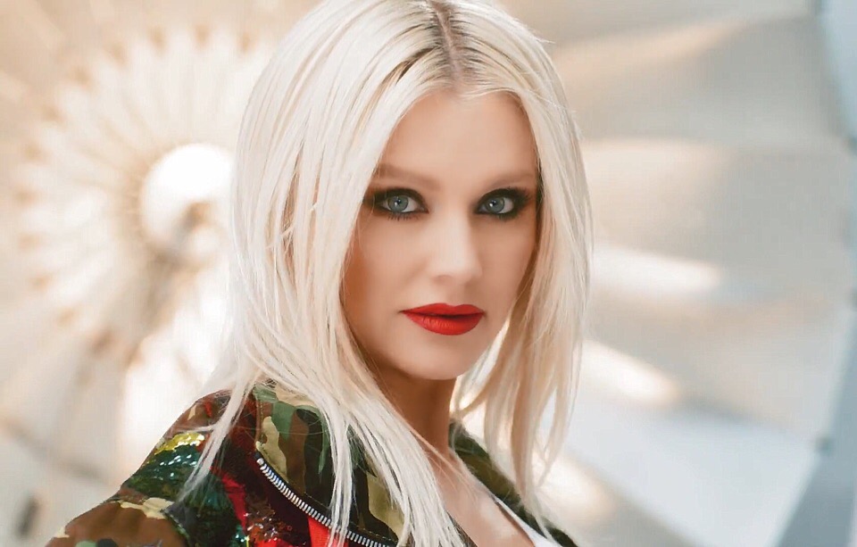 По-настоящему крупных хитов у певицы Натали два, что не мешает ей считаться любимицей российской публики