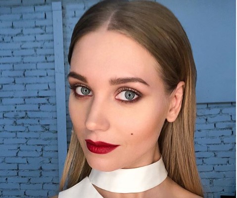 «Теперь и дочку решила раздеть»: поклонники вновь раскритиковали Асмус за фото