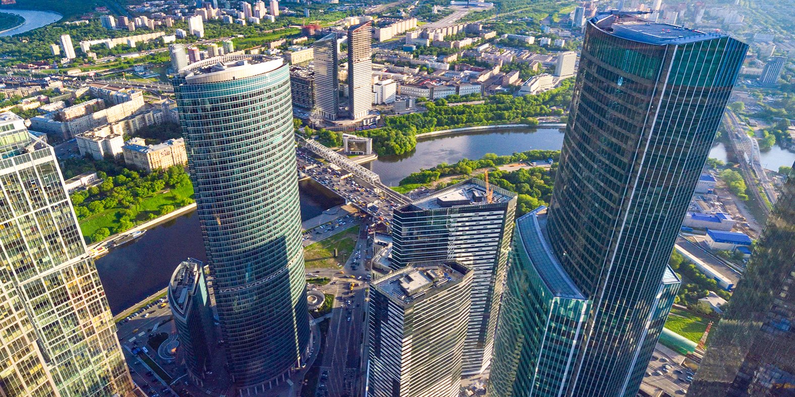 Появилось видео драки руферов с охранниками «Москвы-Сити»