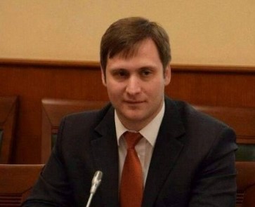 Замминистра здравоохранения РФ Олег Салагай призвал родителей подумать о вреде курения не только для себя, но и для своих детей