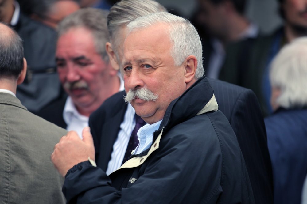 Леонид Якубович рассказал, что копит деньги с пенсии для дочери и внучки