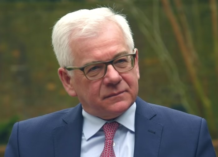 По словам Яцека Чапутовича, Варшава согласна с позицией Москвы о вкладе СССР в завершение Второй мировой войны