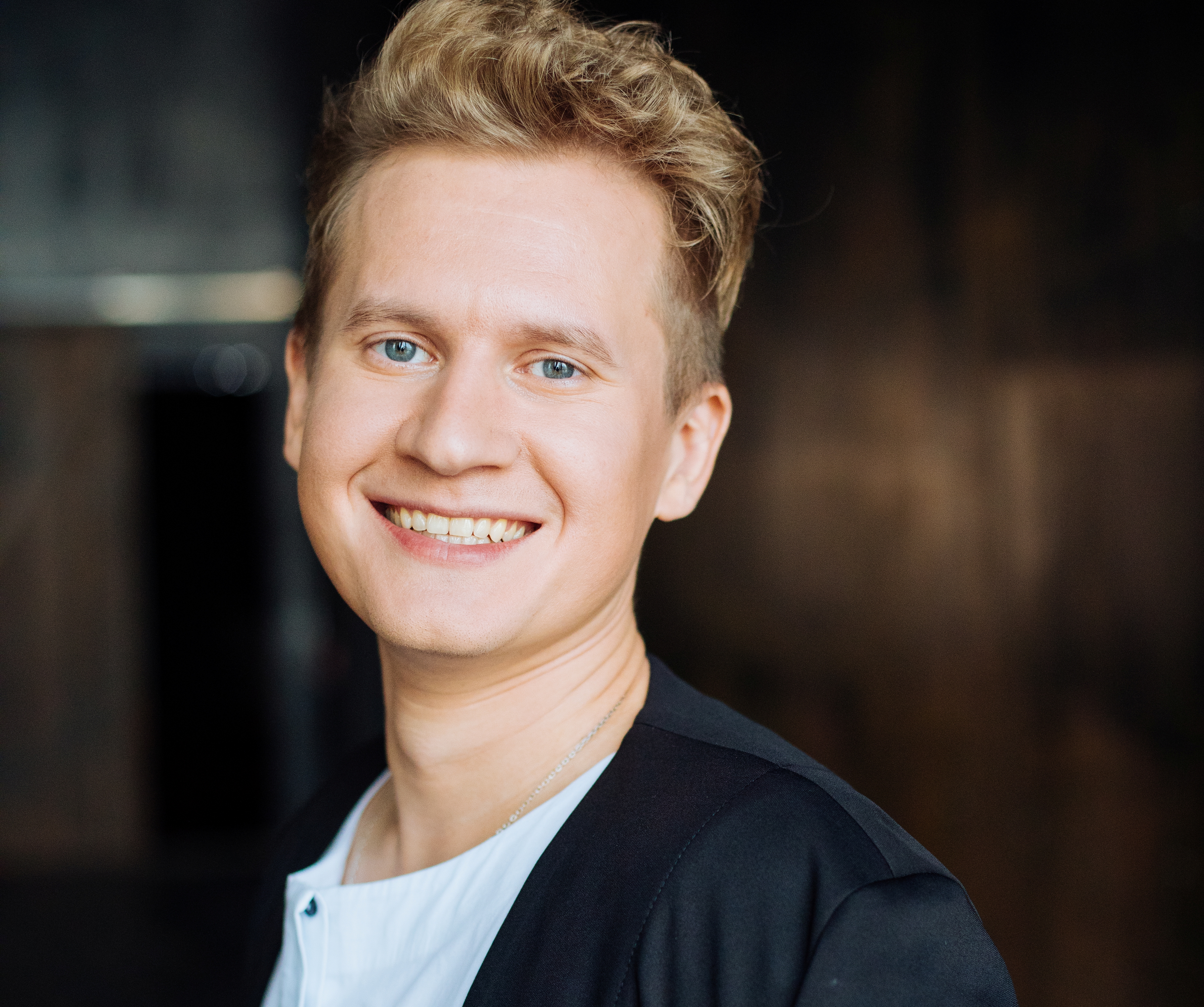 Солистов группы ПЯТЕRО— Антон Иванов