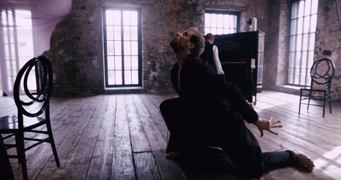 В «Балладе для безумца» молодой хореограф Кирилл Радев представил свое видение драмы «мятущейся души»