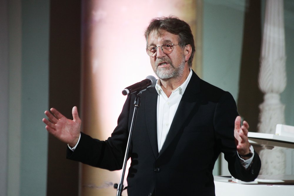 Актер театра, кино и дубляжа, продюсер, ведущий Леонид Ярмольник