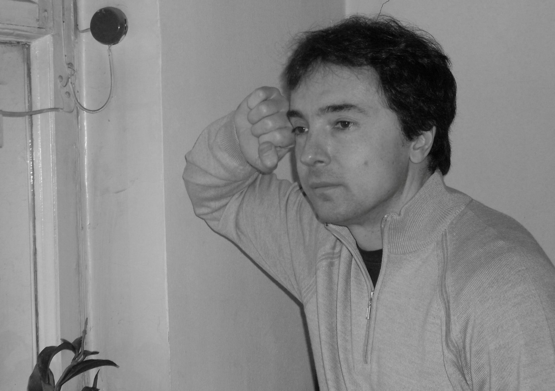 На 55-м году жизни скончался бывший главный редактор журнала «Юность» поэт Валерий Дударев