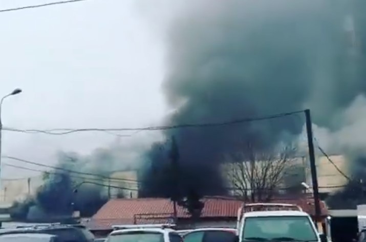 Склад на северо-западе Москвы загорелся на площади 400 квадратных метров