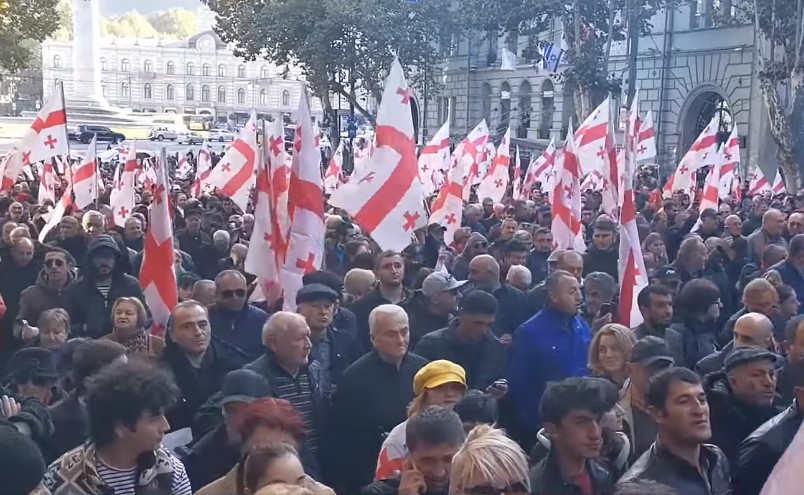 Несколько человек пострадали при разгоне митингующих в Тбилиси