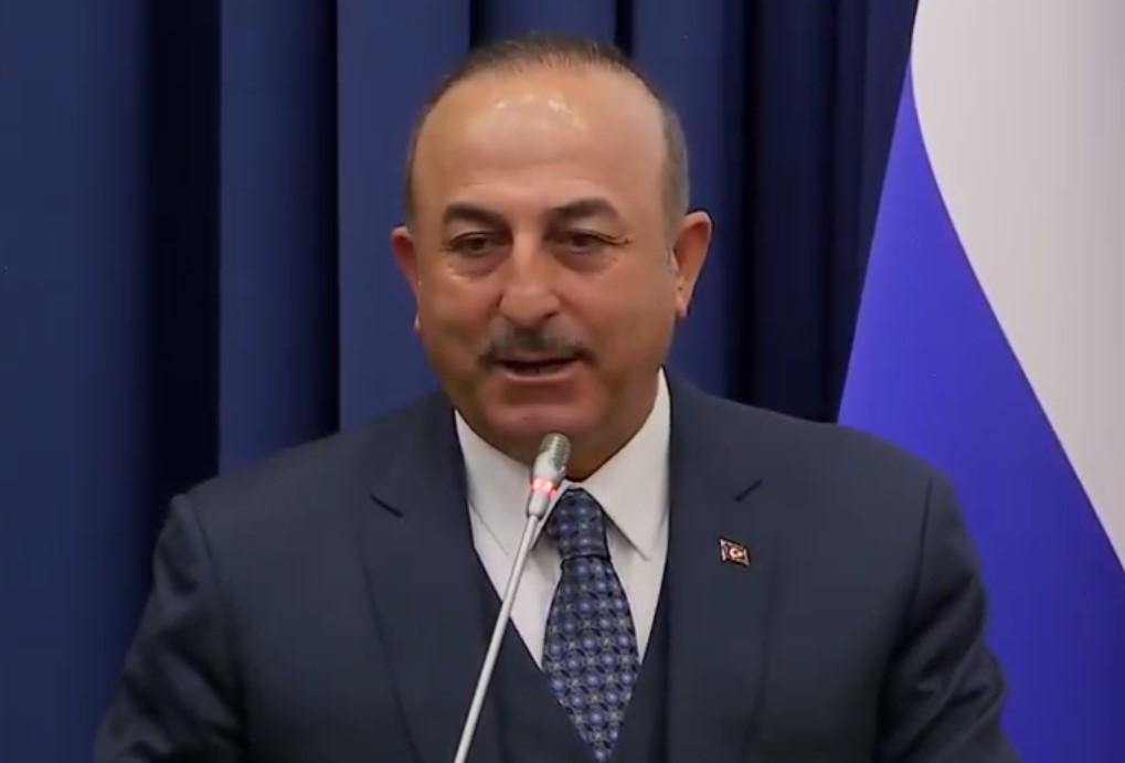 Глава МИД Турции Чавушоглу: Мины мешают выводу судов с зерном из украинских портов