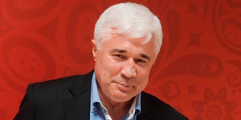 Футболист Евгений Ловчев