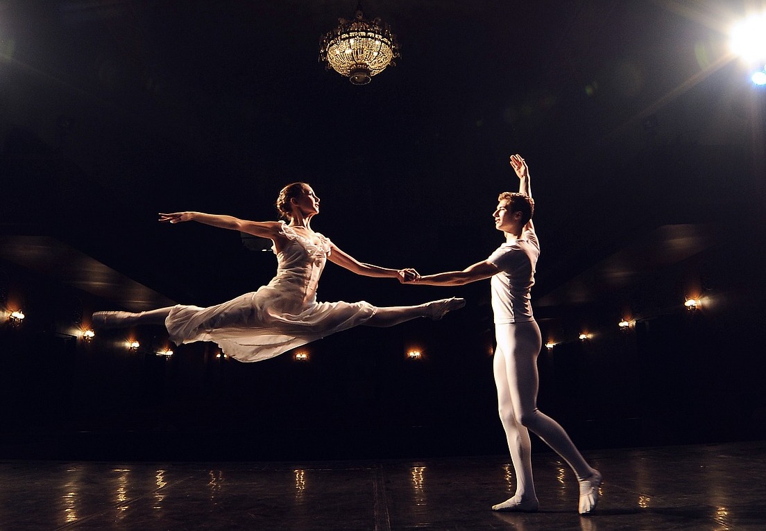 На открытие выставки собрались известные балерины, балетмейстеры и другие деятели искусств