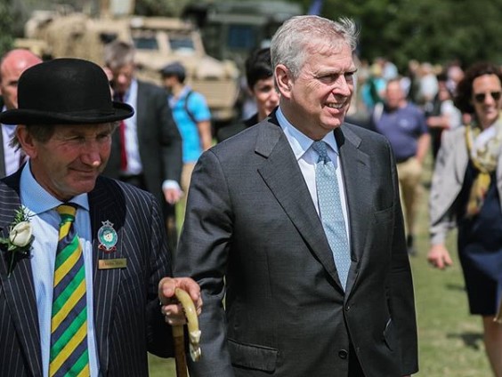 Принца Эндрю отстранили от выполнения королевских обязанностей