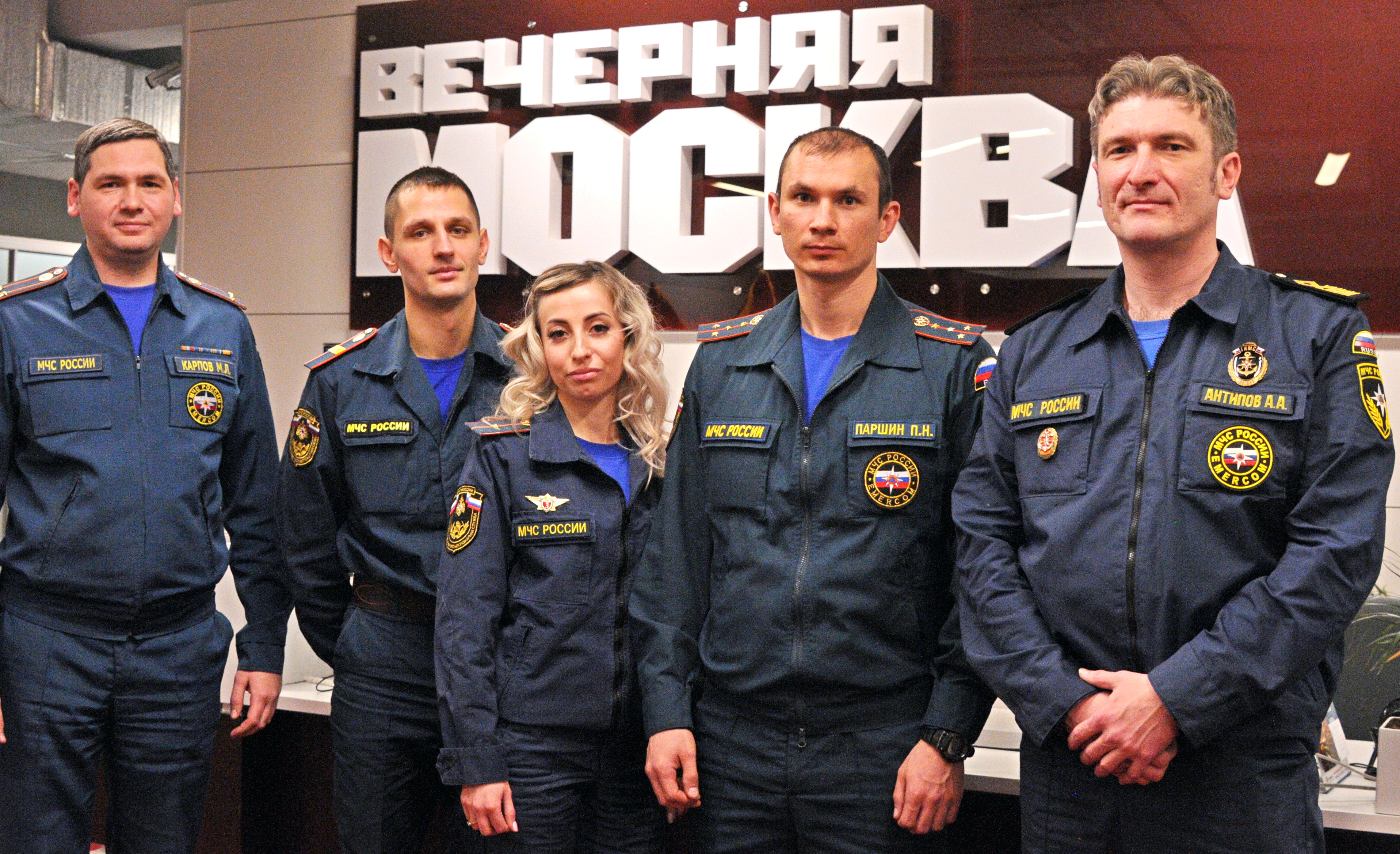 Подполковник Максим Карпов, сержант Александр Костин, младший лейтенант Ольга Мещанинова, капитан Петр Паршин и инспектор Алексей Антипов (слева направо) в редакции «ВМ»