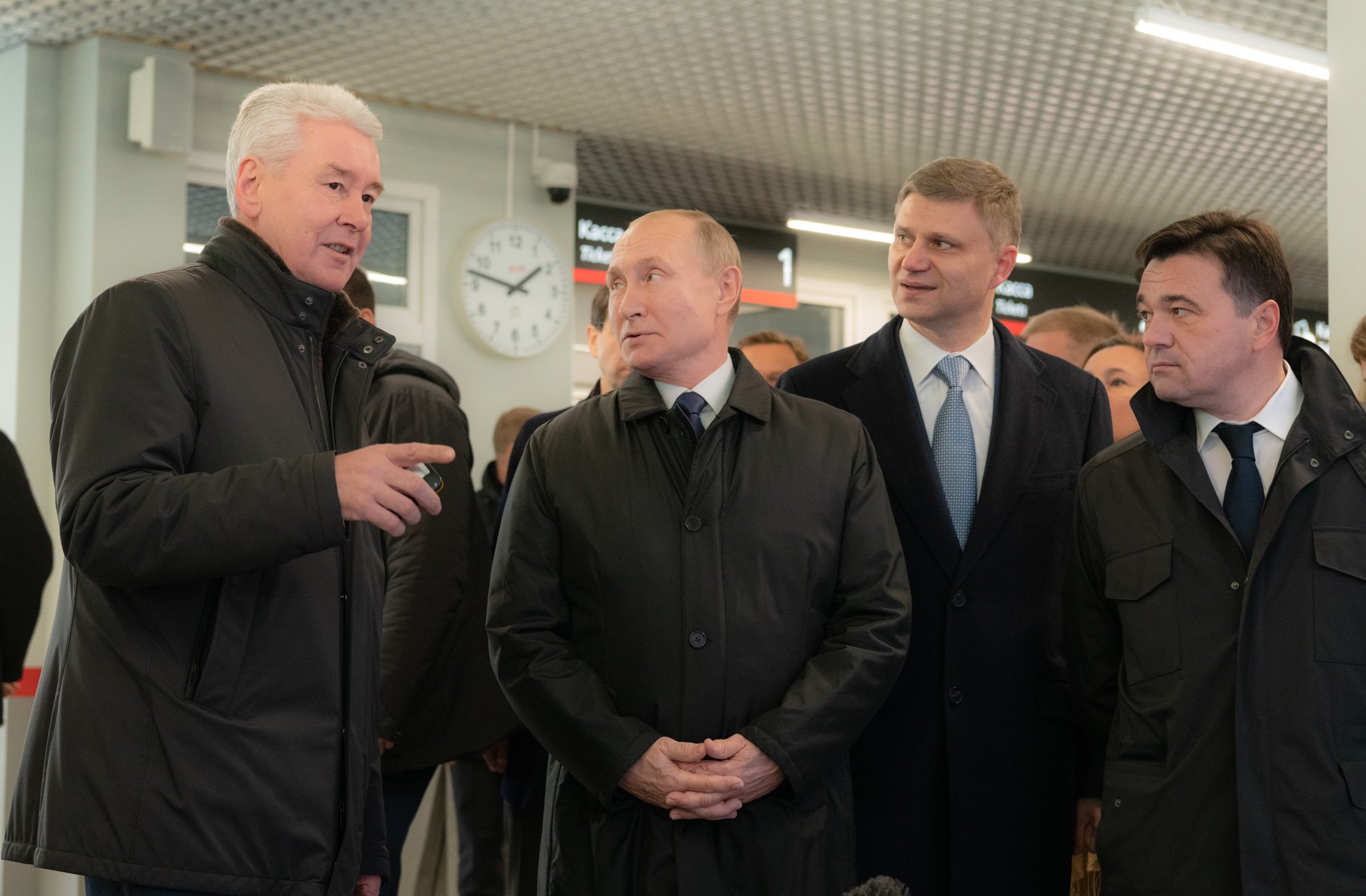 21 ноября церемонию открытия МЦД посетили мэр Москвы Сергей Собянин, президент РФ Владимир Путин, председатель правления ОАО «РЖД» Олег Белозеров, губернатор Подмосковья Андрей Воробьев
