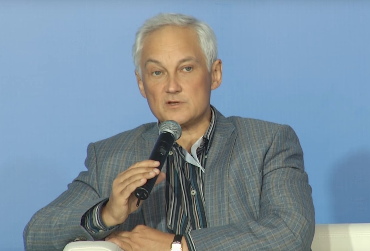 По мнению помощника президента России Андрея Белоусова, рост экономики страны основывается на работе с инвестициями, кадрами и рядом других немаловажных факторово