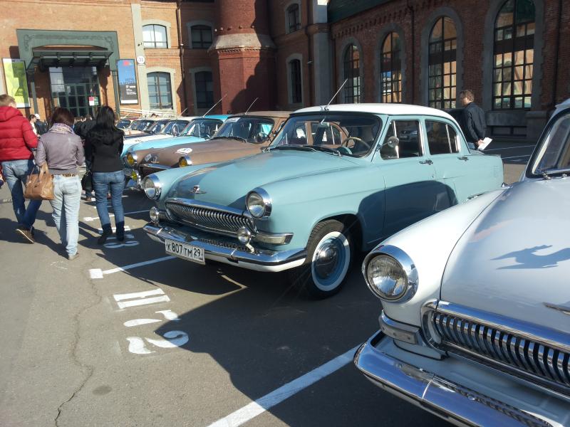 Выставочную «Волгу» 1983 года выпуска угнали в центре Москвы 