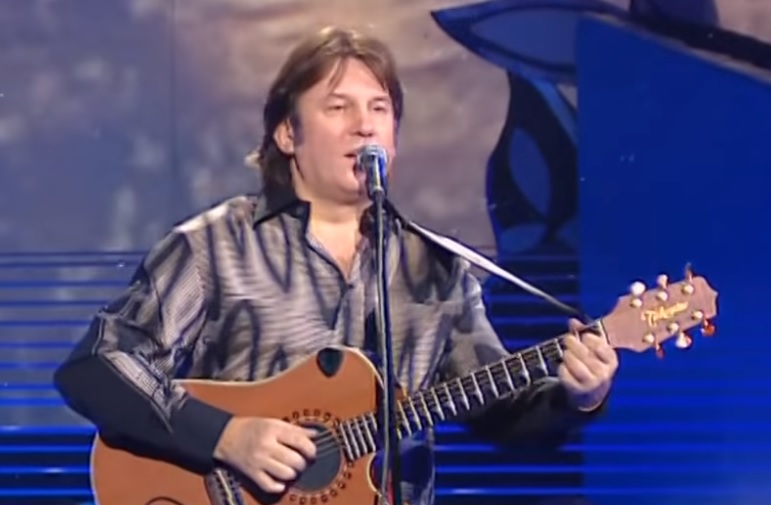 «Заказать еду — дорого, сами готовим котлеты»: Лоза рассказал о бедствующих артистах