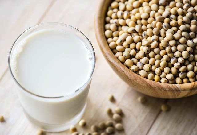Диетолог Соломатина назвала продукты, которые помогут при бессоннице