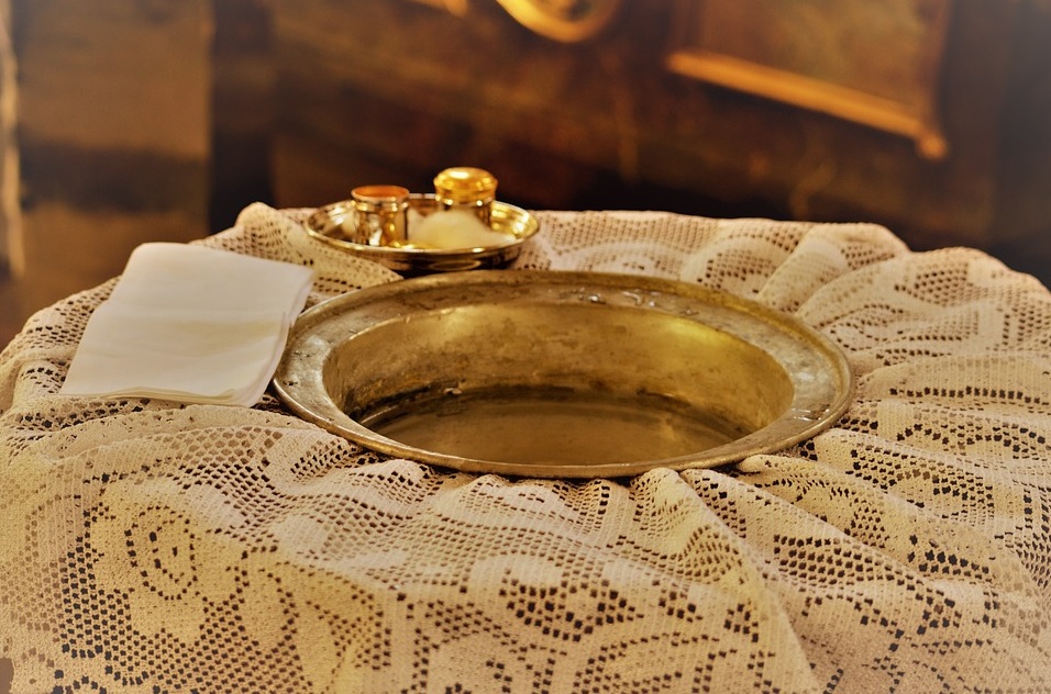 Священник отказался крестить ребенка из-за родимого пятна