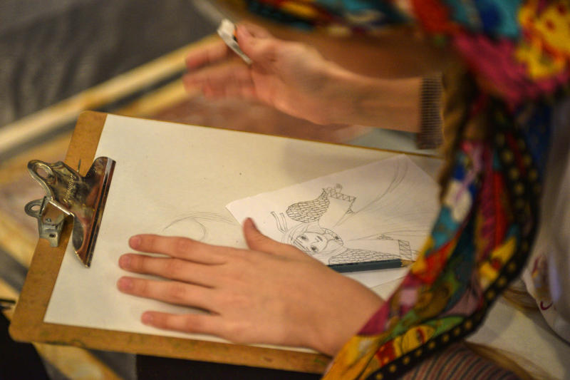 Рисунок победившей в конкурсе юной москвички сделают новогодней открыткой 