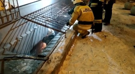 В течение часа пожарные справились с огнем