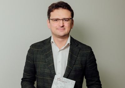 Глава МИД Украины объяснил нежелание закупать российскую вакцину «Спутник V»