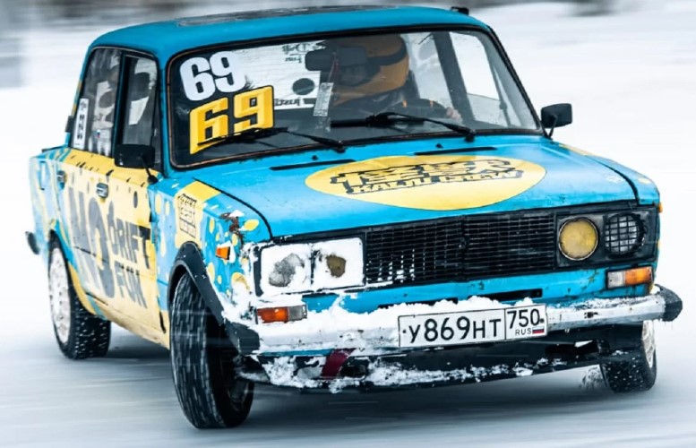 Москвичей пригласили посмотреть захватывающие гонки на «Зимнем дрифте»