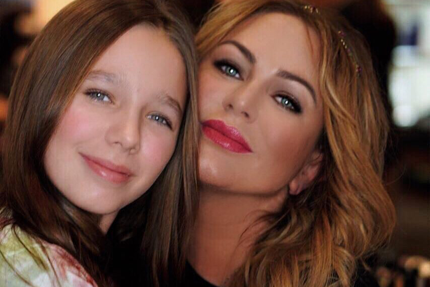 Пиар-директор Юлии Началовой рассказала, кто воспитывает дочь певицы