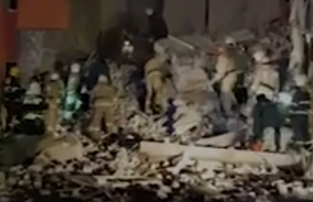 Появилось видео разбора завалов на месте обрушения стены дома в Белгороде