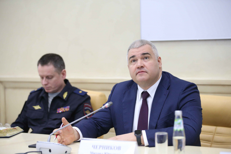 Начальник ГИБДД заявил, что ведомство готово принять участие в обсуждении вопроса об обязательном использовании световозвращающих элементов участниками движения