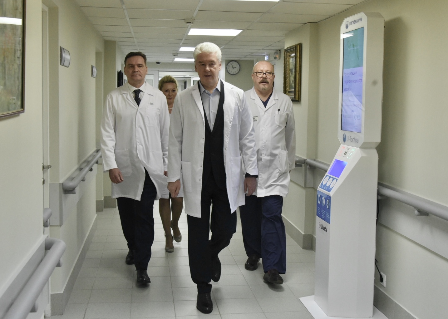 Сергей Собянин добавил, что все этапы помощи заболевшему должны будут оказываться в одном учреждении