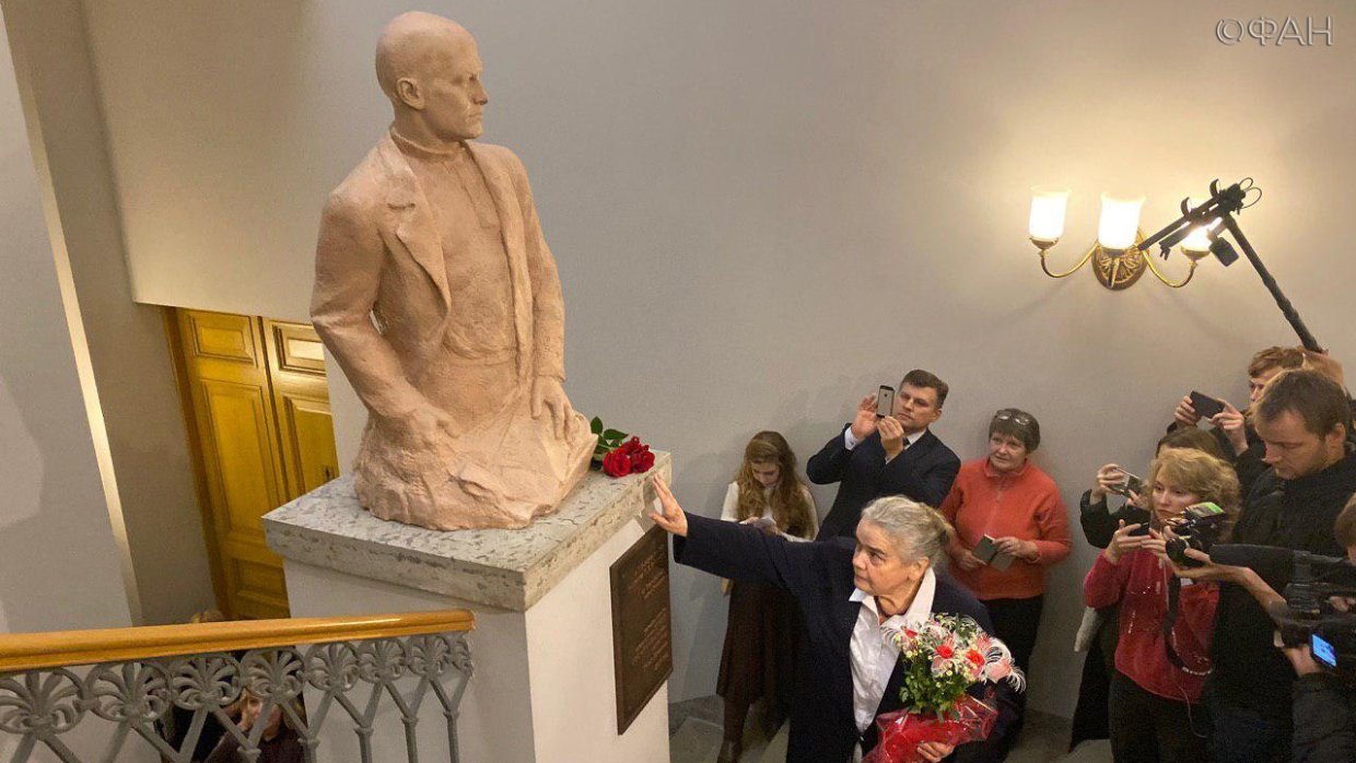 Памятник архитектору Белехову появился в Санкт-Петербурге