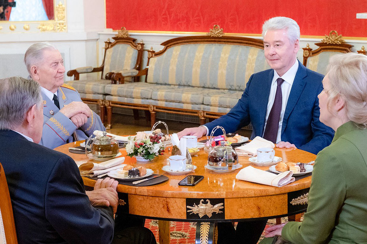 Сергей Собянин пожелал юбилярам оставаться здоровыми и крепкими духом